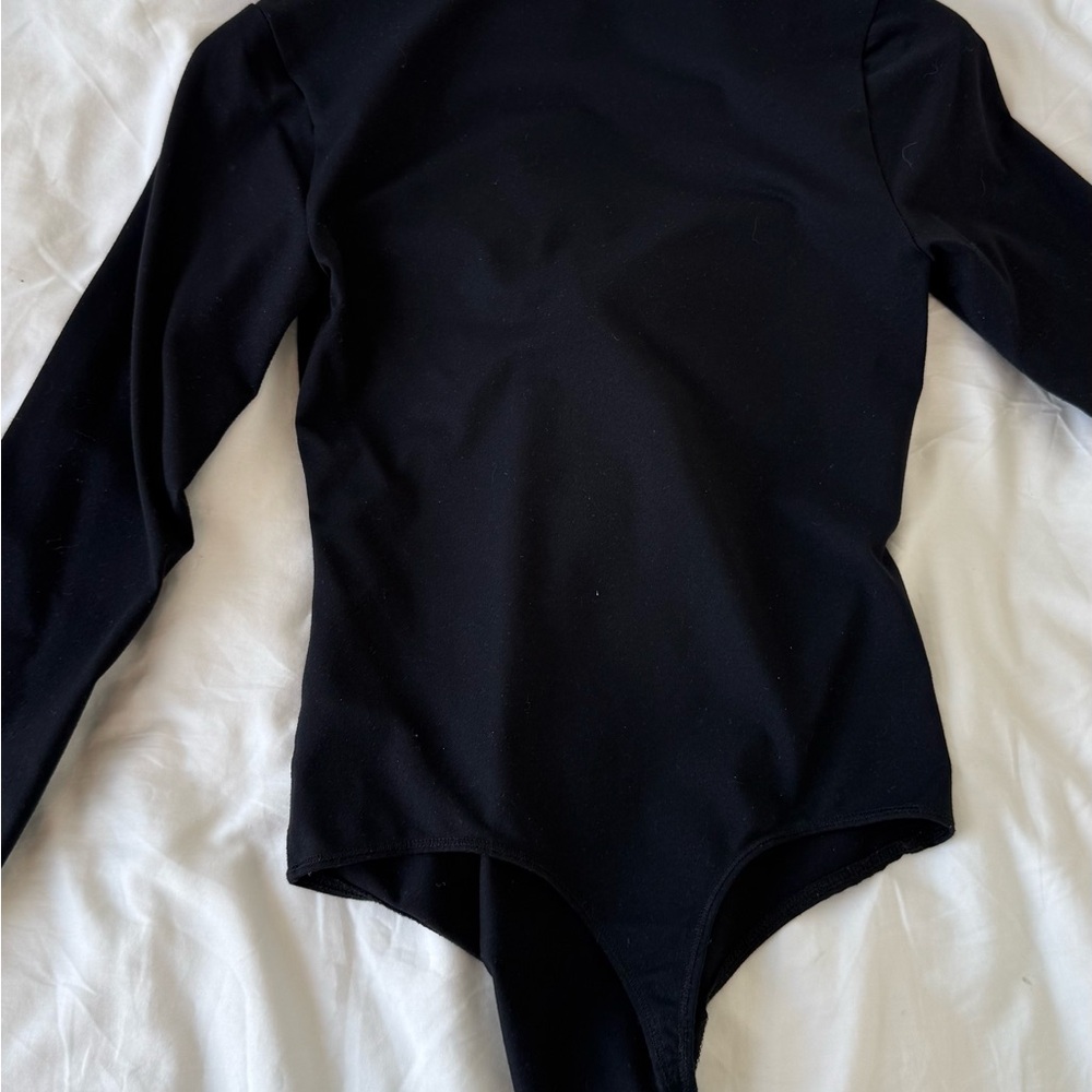 black Abercrombie long sleeve body suit with front cut outs size small - Picture 2 of 4